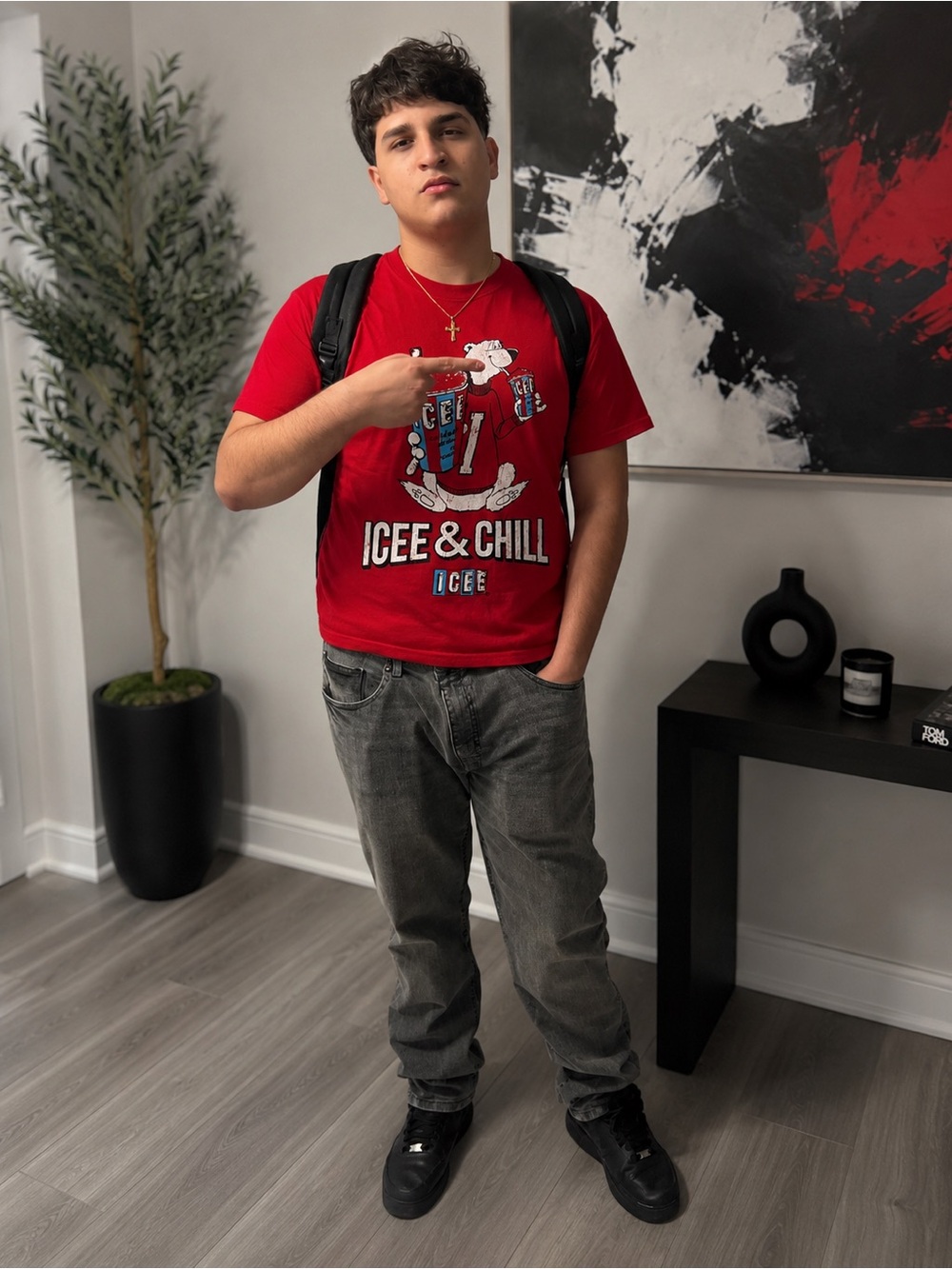 Red Icee & Chill Mens Graphic Tee Size M